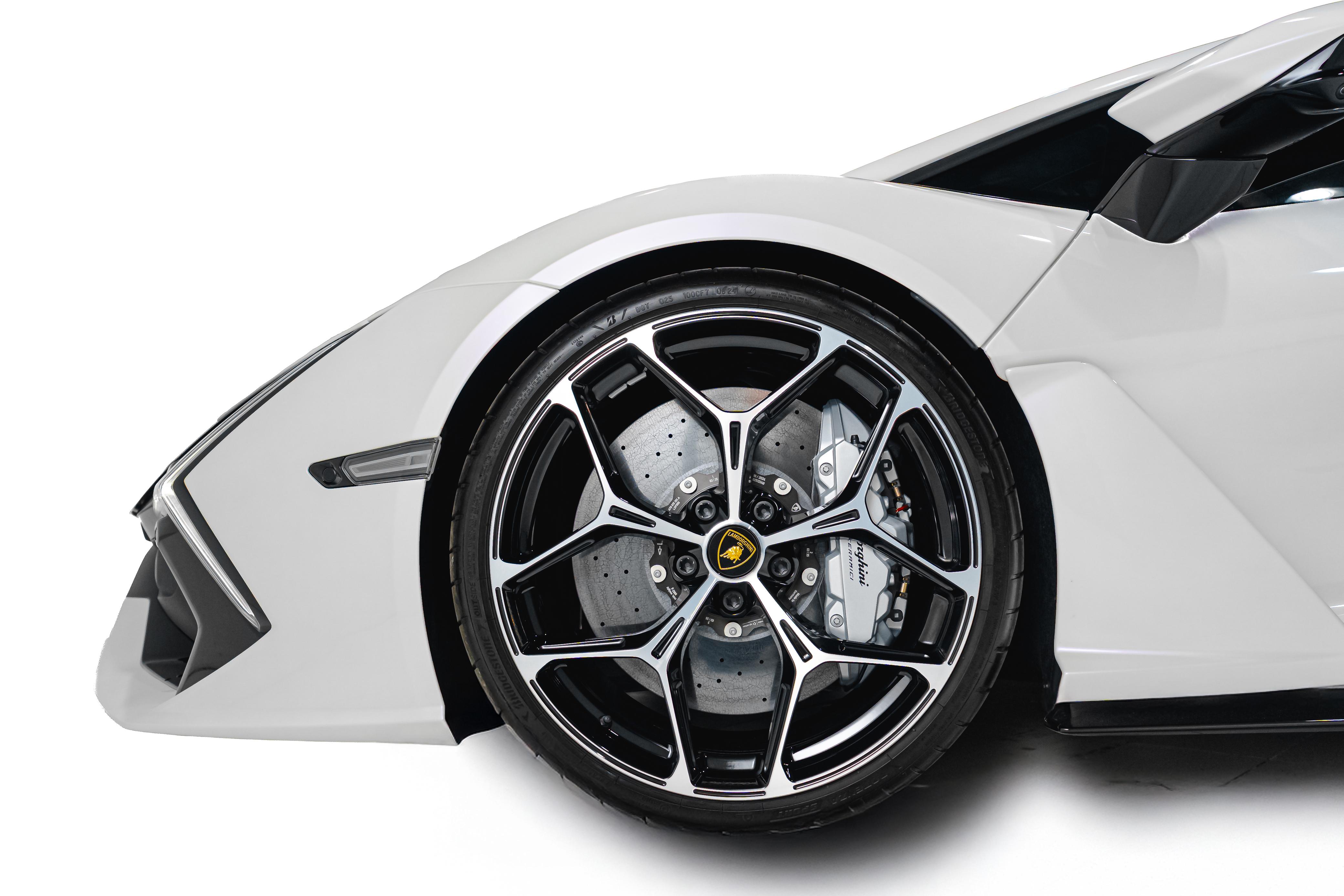 Lamborghini Revuelto