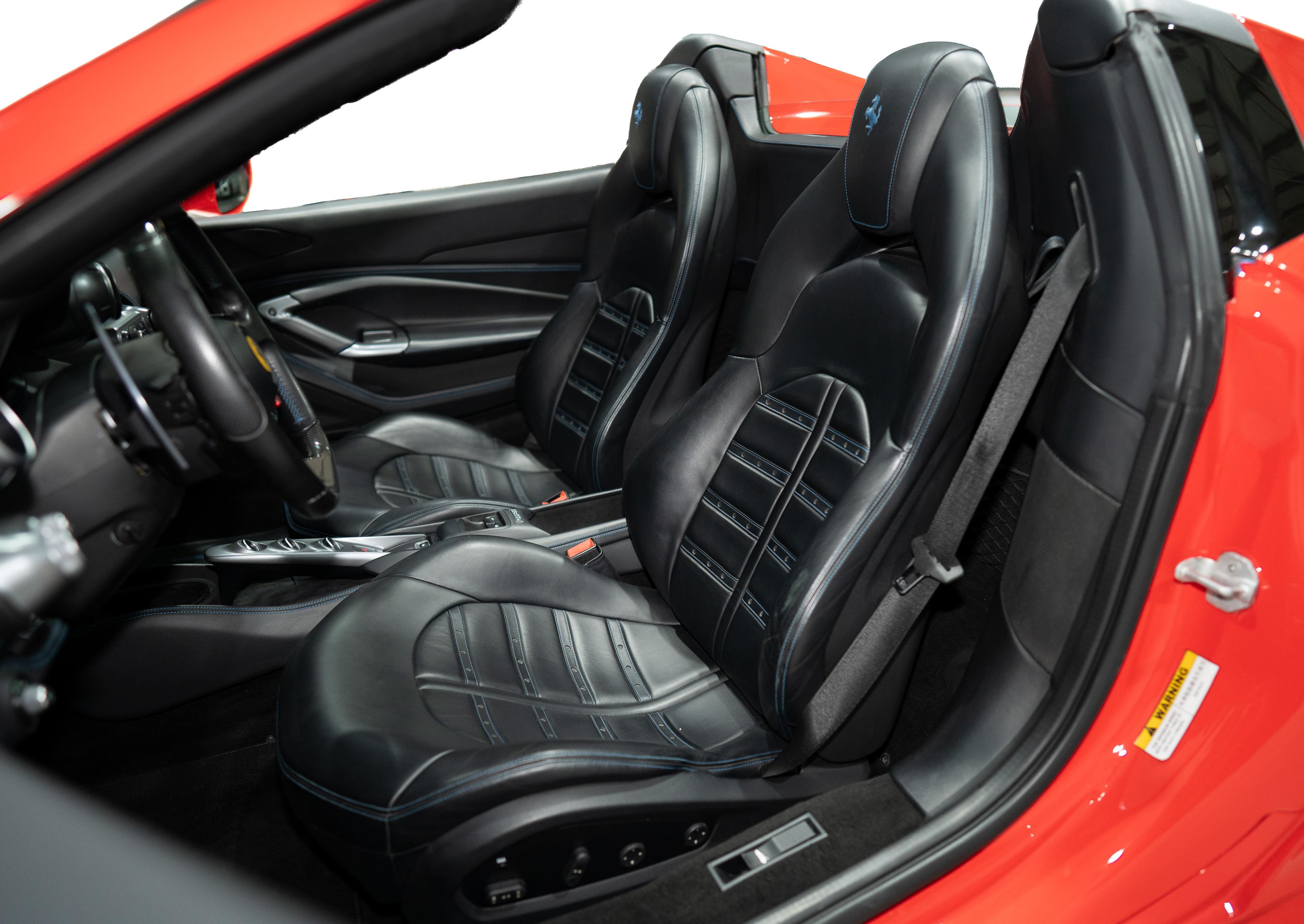 FERRARI F8 SPIDER